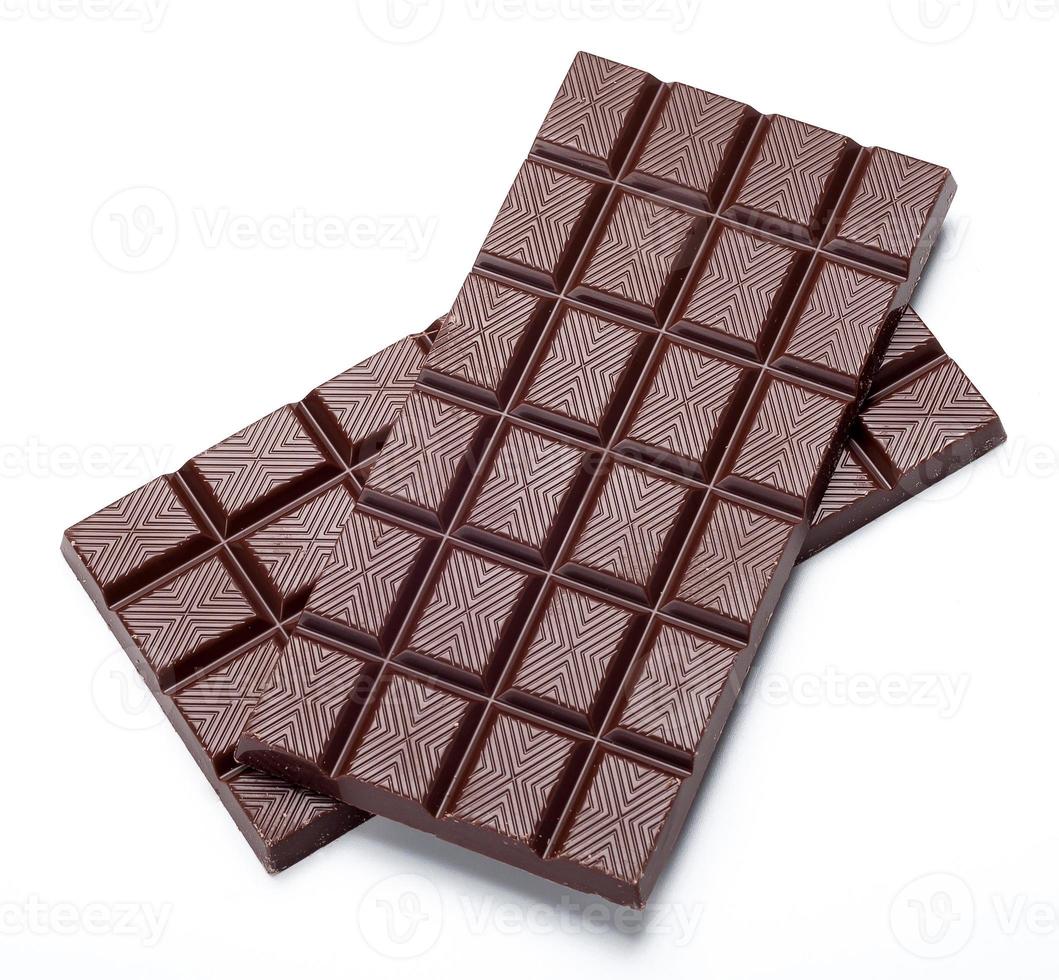 barra de chocolate escuro no fundo branco foto