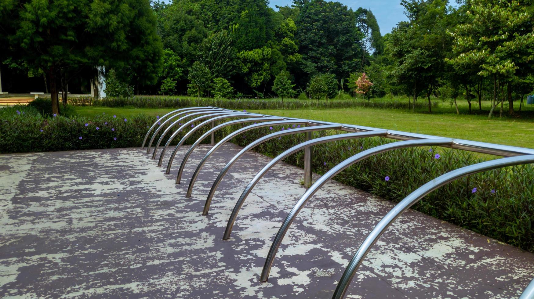 estacionamento dedicado para bicicletas em parques, bicicletários, foto