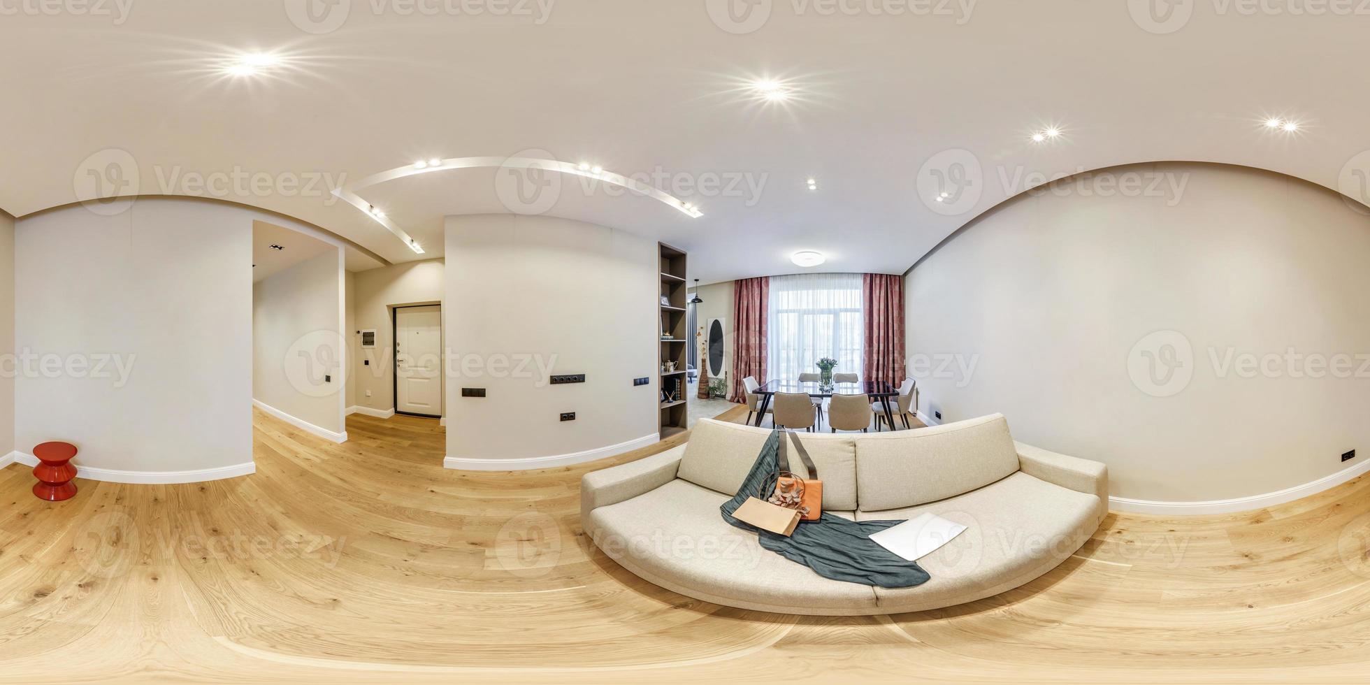 vista panorâmica hdri 360 sem costura esférica completa no interior do quarto vip no apartamento com poltronas de sofá e tv em projeção equiretangular, conteúdo vr foto
