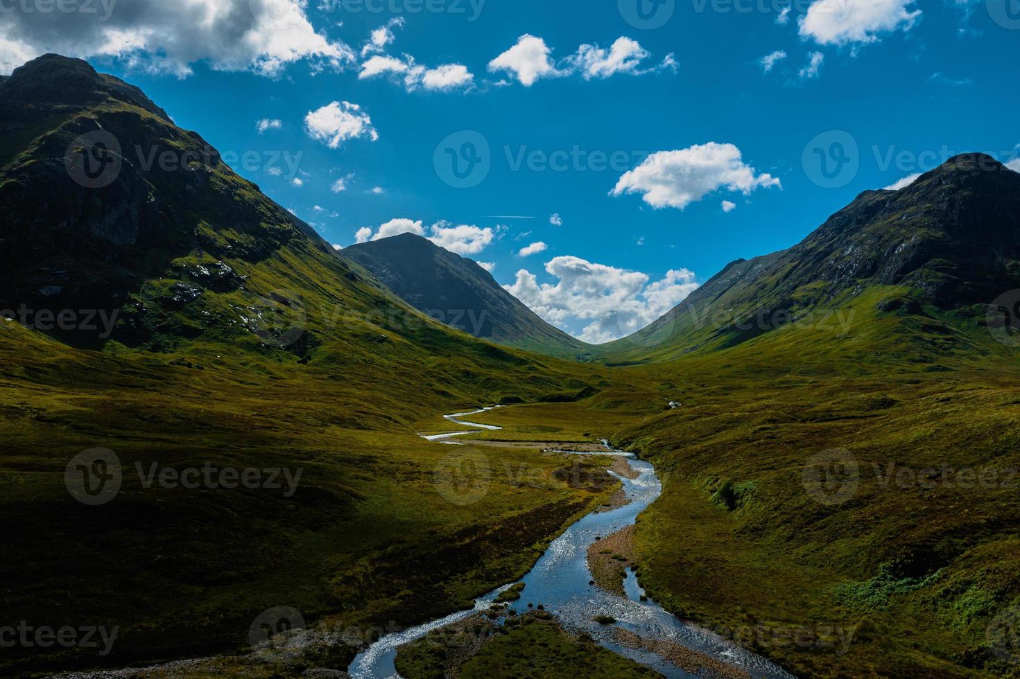 rio etive e buachaille etive mor, vale de glencoe, terras altas, escócia foto