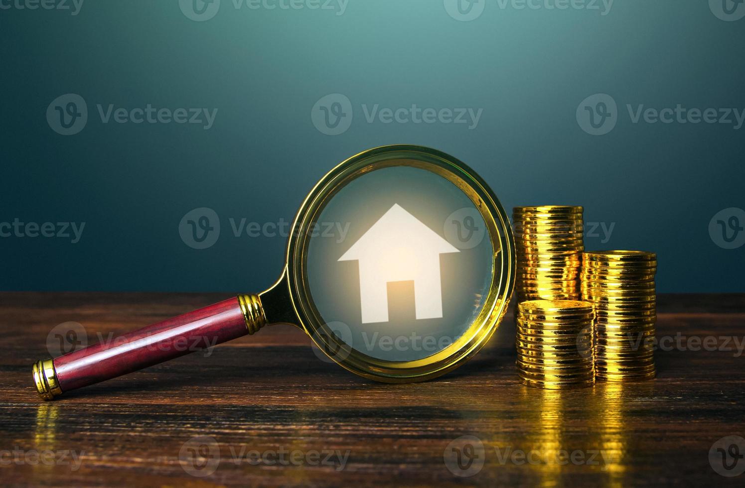 busca por opções de investimento imobiliário. economia e lucratividade. habitação acessível acessível. avaliação da propriedade, determinação da lucratividade do negócio de compra. rever preços de mercado foto