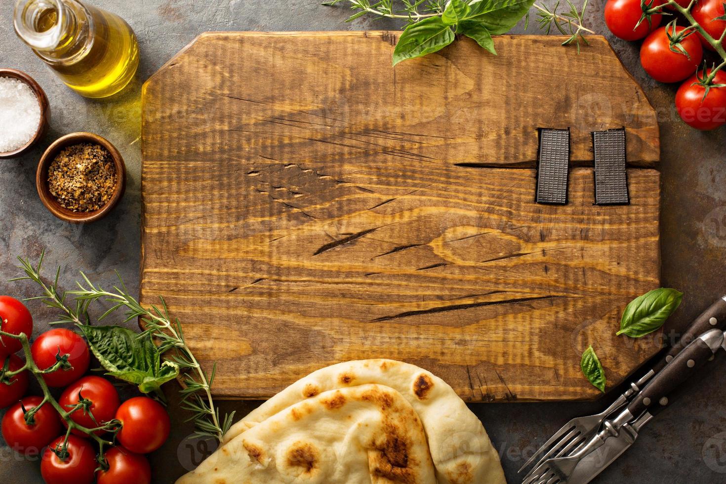 fundo de comida com tábua de cortar foto