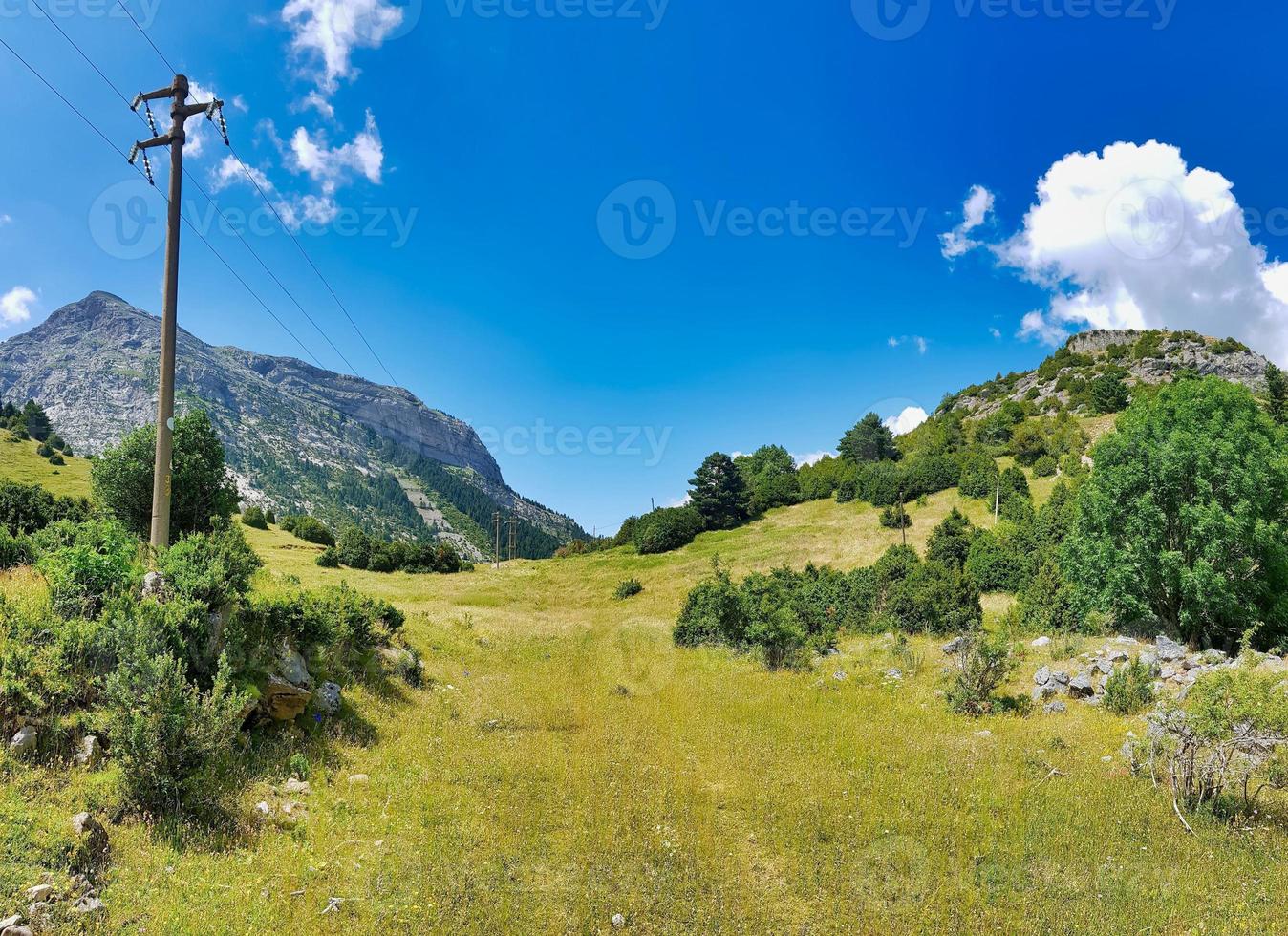 paisagem montanhosa no verão foto