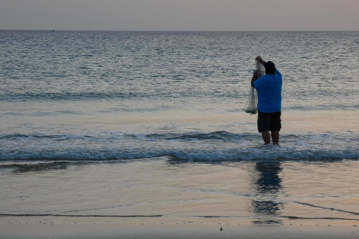 pesca de praia, pesca tradicional como hobby foto