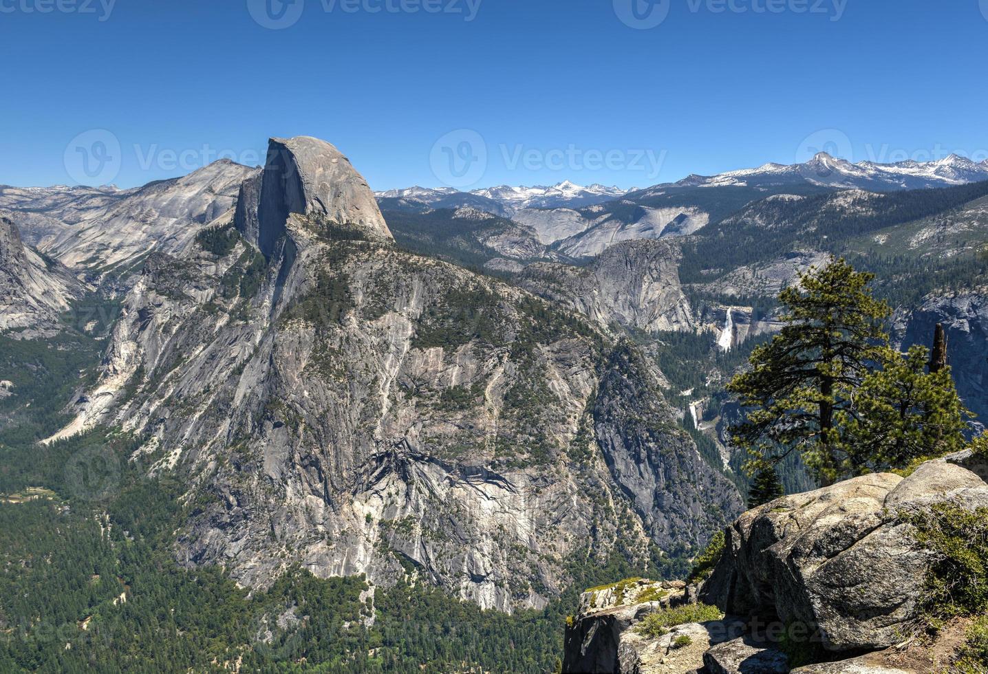 meia cúpula do vale de yosemite foto