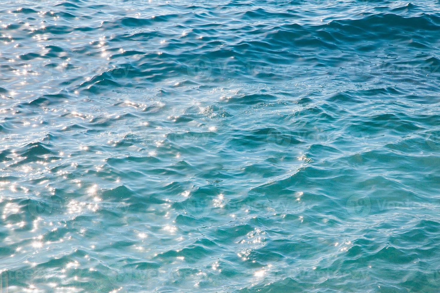 textura do mar azul ondulado. foto