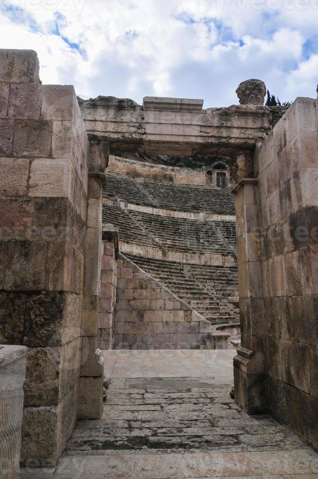 anfiteatro romano - amã, jordânia foto