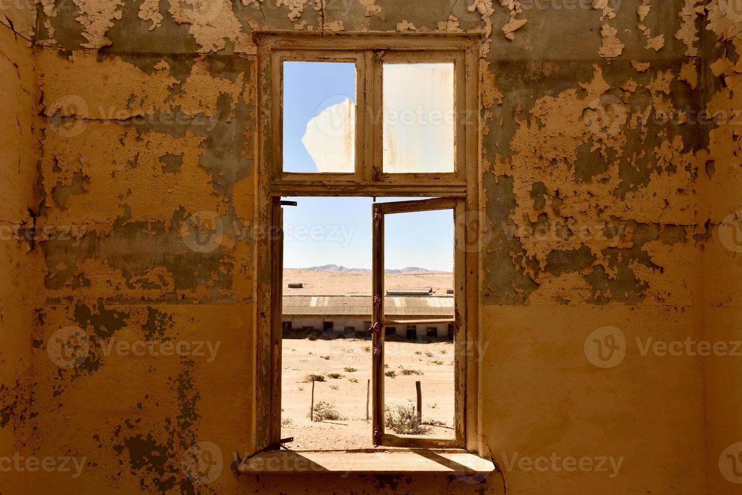 cidade fantasma kolmanskop, namíbia foto