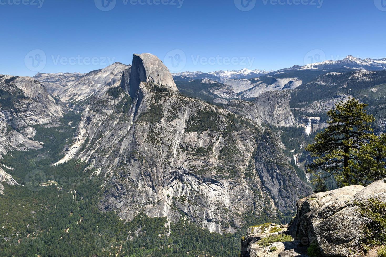 meia cúpula do vale de yosemite foto