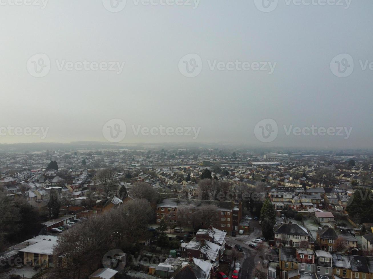 bela vista aérea da cidade de luton, na inglaterra foto