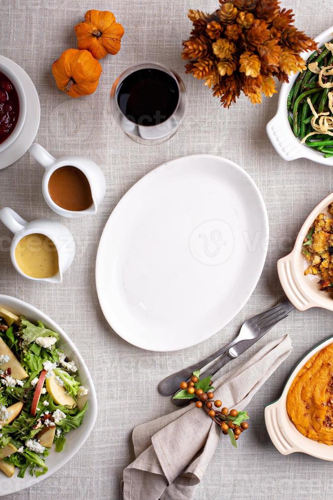 mesa tradicional de ação de graças com laterais foto