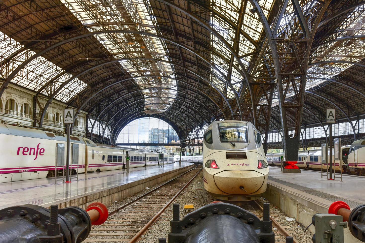 barcelona, espanha - 29 de novembro de 2016 - estacion de francia é uma importante estação ferroviária da cidade de barcelona. o estacio de franca é a segunda estação ferroviária mais movimentada da cidade. foto