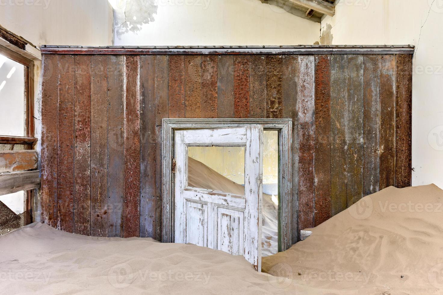 cidade fantasma kolmanskop, namíbia foto