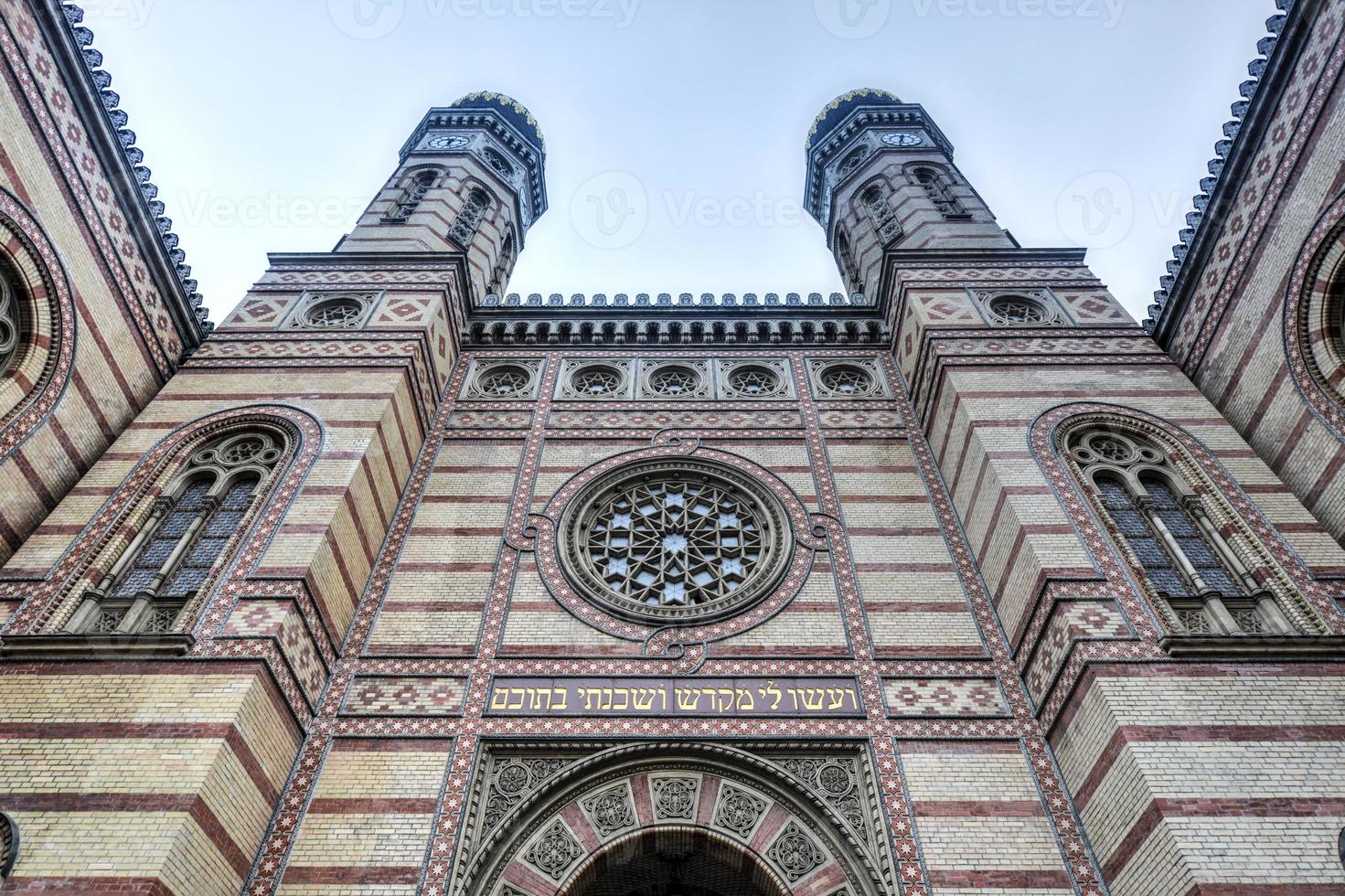 a grande sinagoga de budapeste, hungria foto