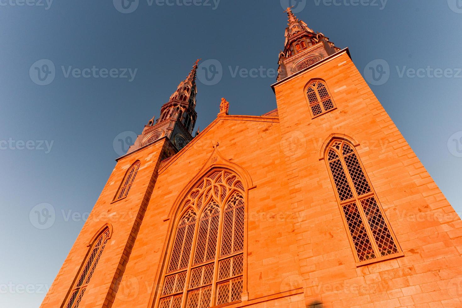 basílica católica romana da catedral de notre dame em ottawa, canadá. foto