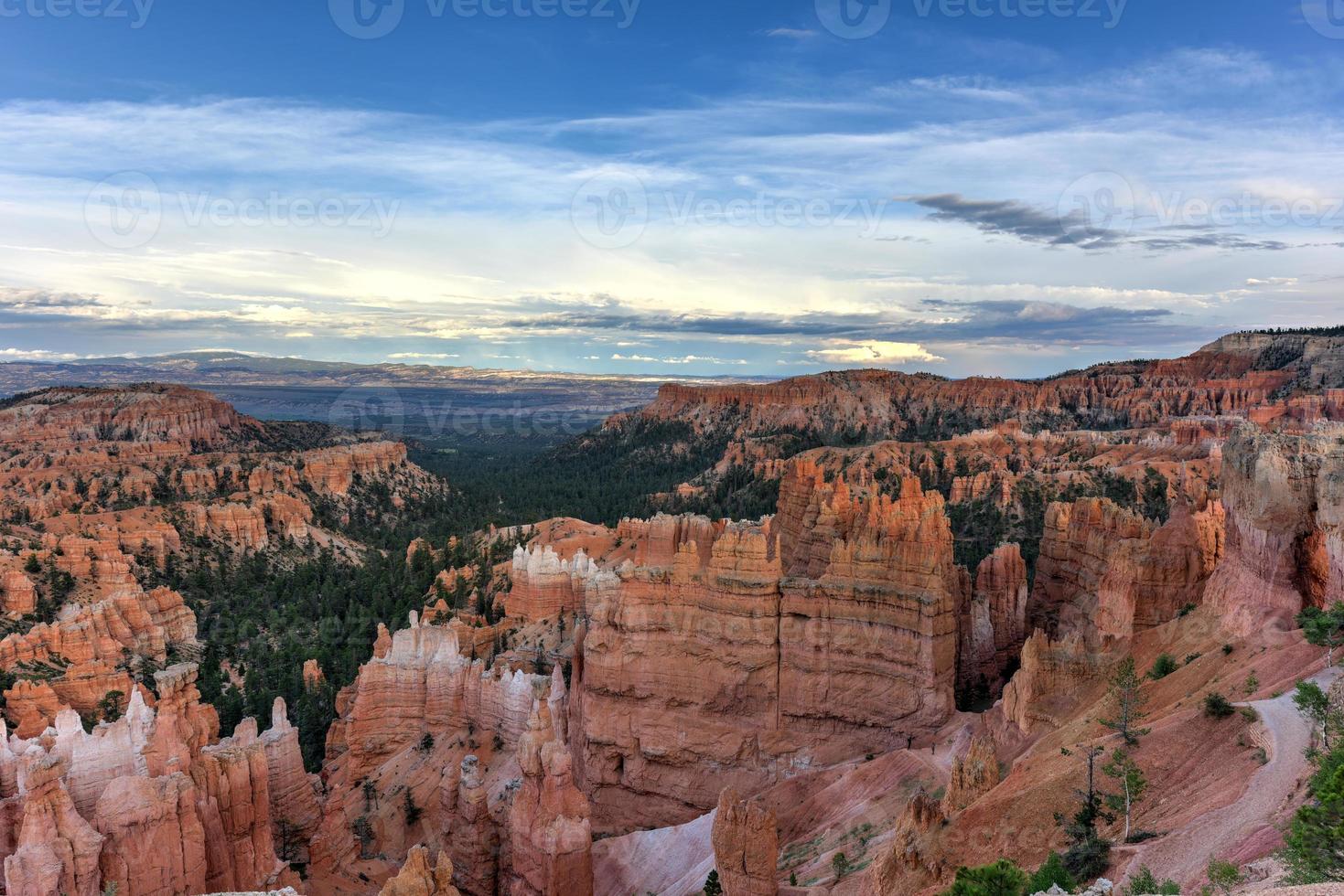 o anfiteatro no parque nacional de bryce canyon em utah, estados unidos. foto