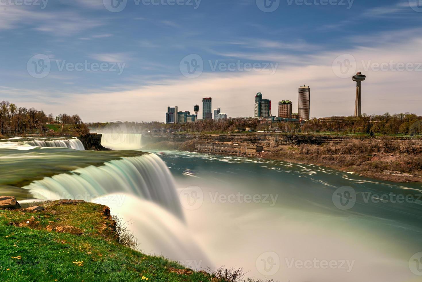 o americano cai nas cataratas do niagara, nova york. foto