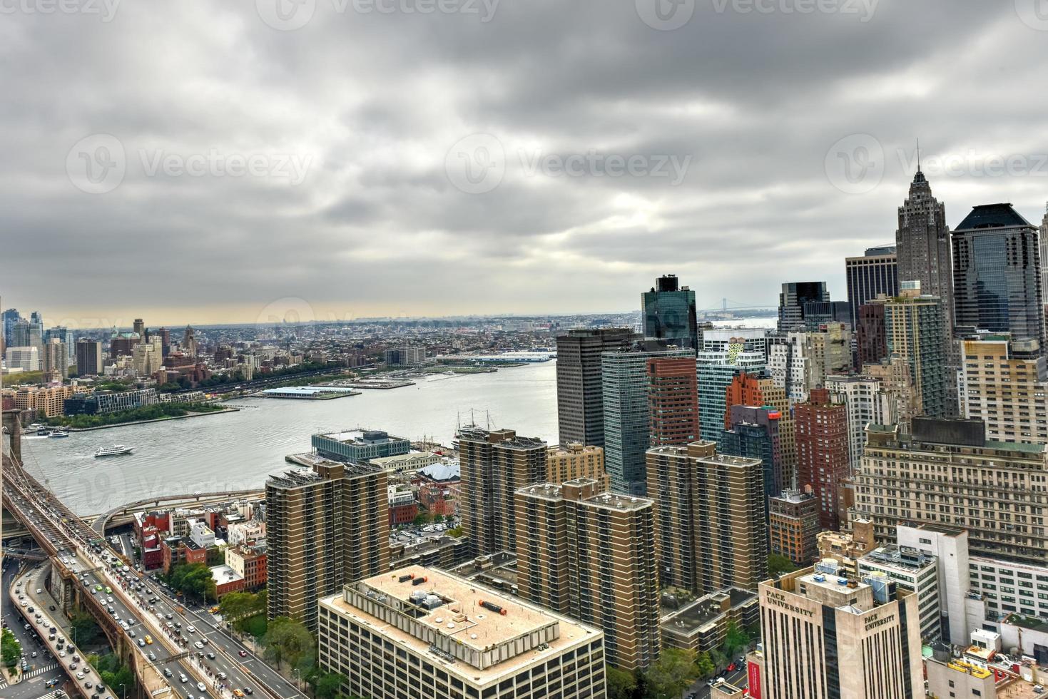 vista aérea do horizonte da cidade de nova york foto