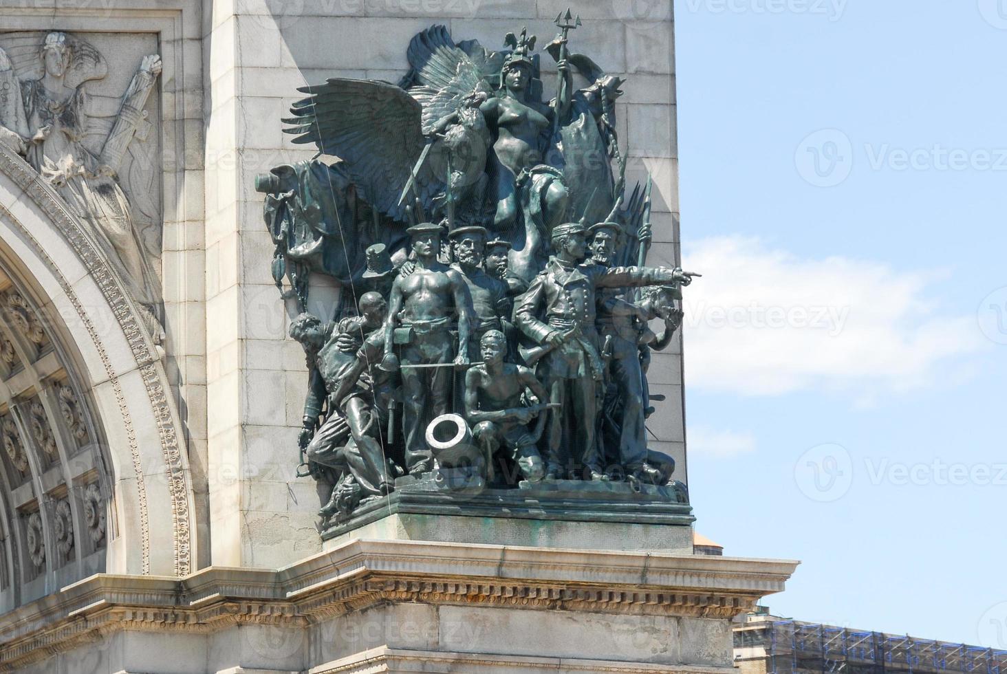 arco memorial de soldados e marinheiros no grand army plaza em brooklyn, cidade de nova york foto