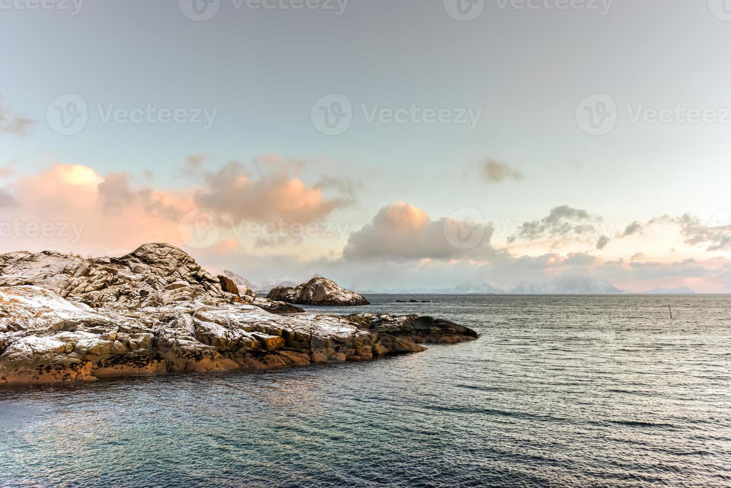 natureza de vestvagoy nas ilhas lofoten, noruega foto