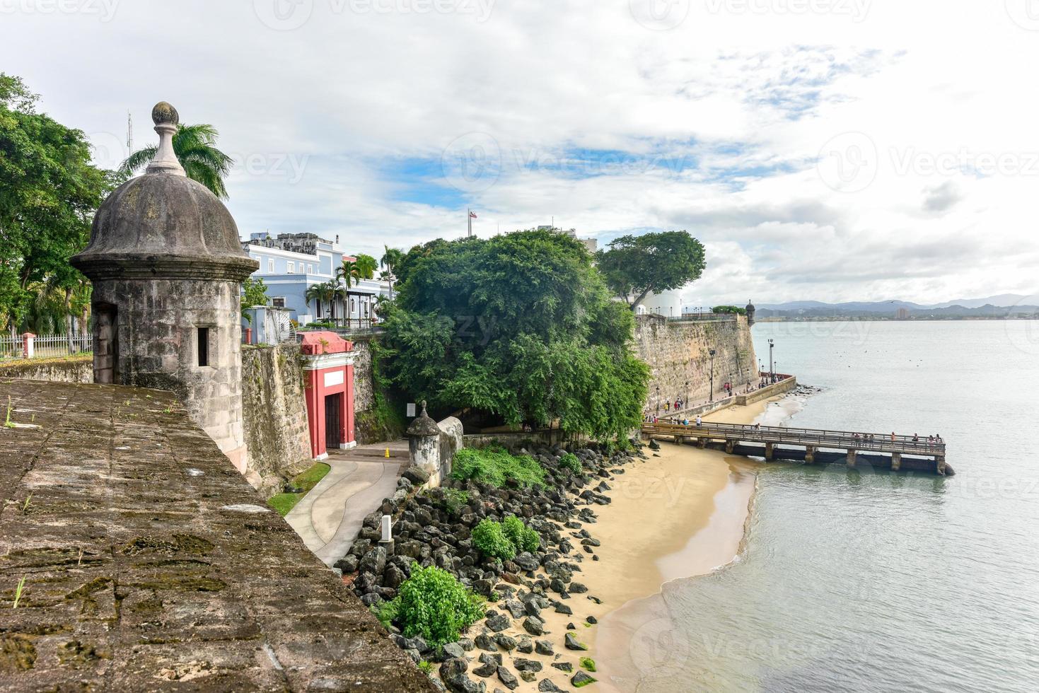 old san juan, costa de puerto rico no paseo de la princesa da plaza de la rogativa. foto