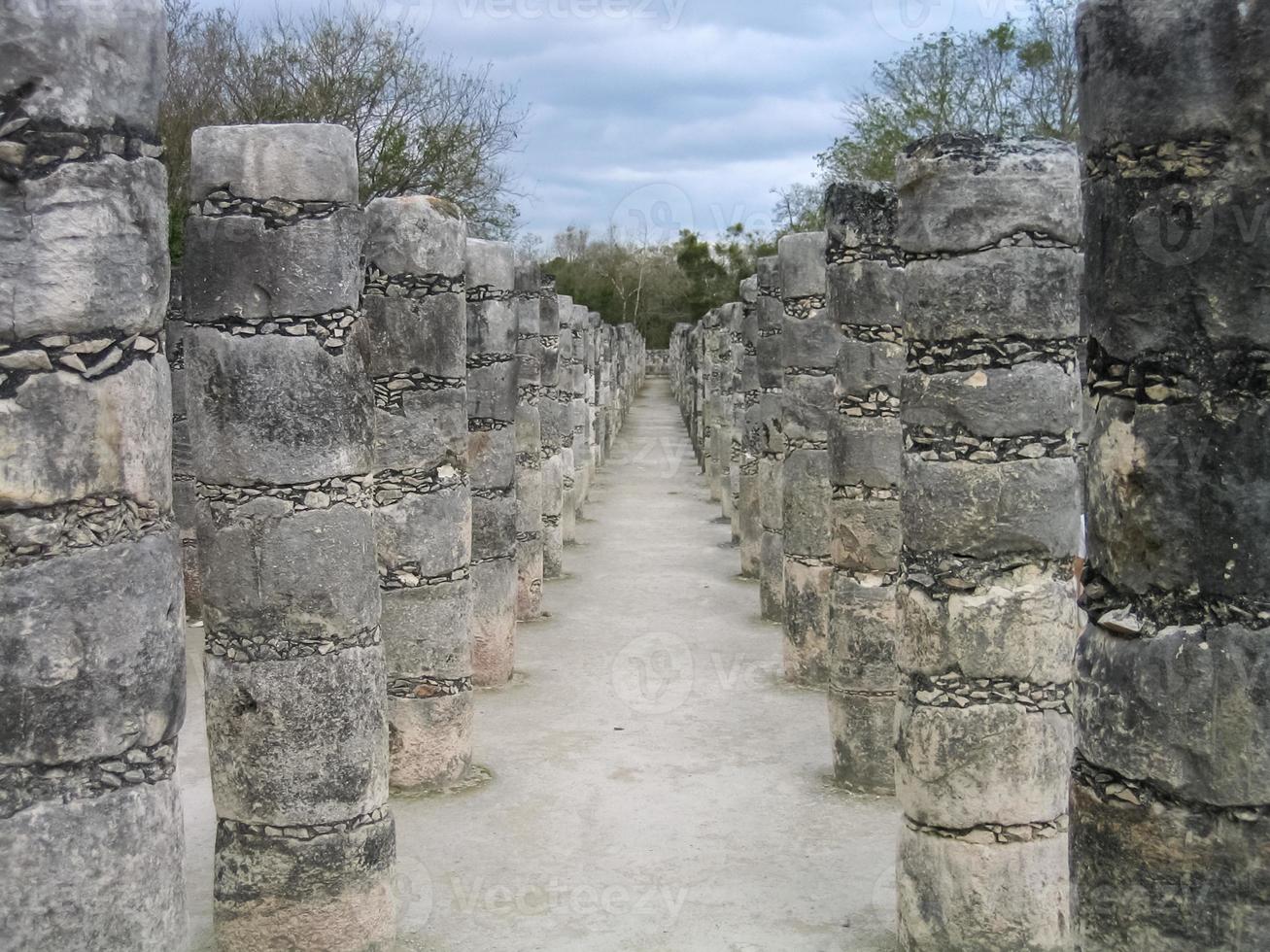 antigas ruínas maias de chichen itza no yucatan do méxico. foto