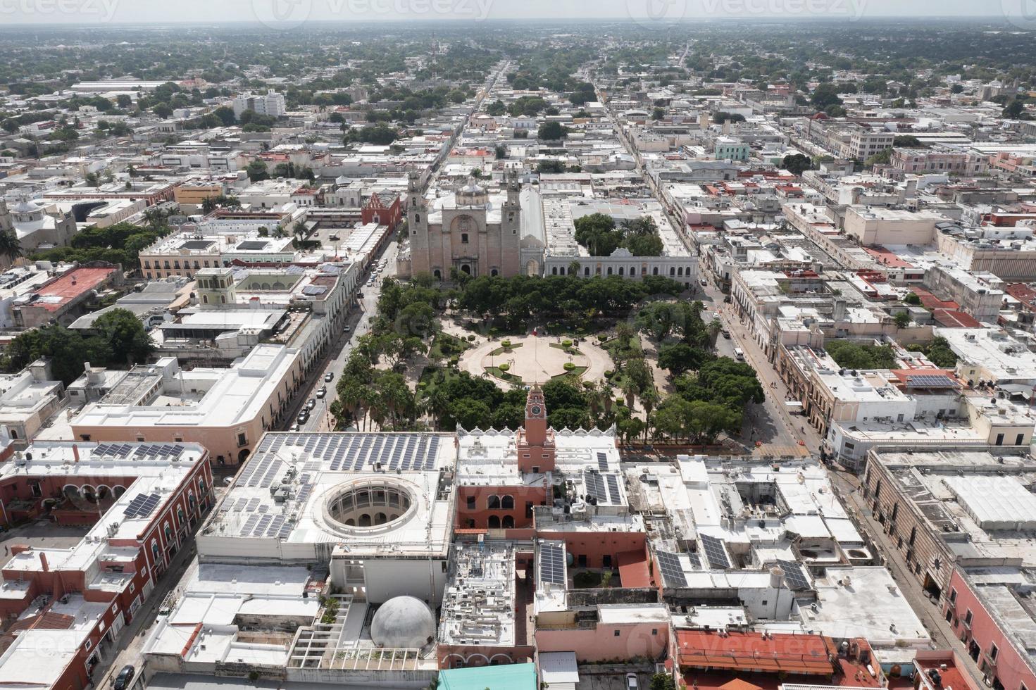vista aérea da plaza grande, centro da cidade de merida, méxico, na península de yucatan. foto
