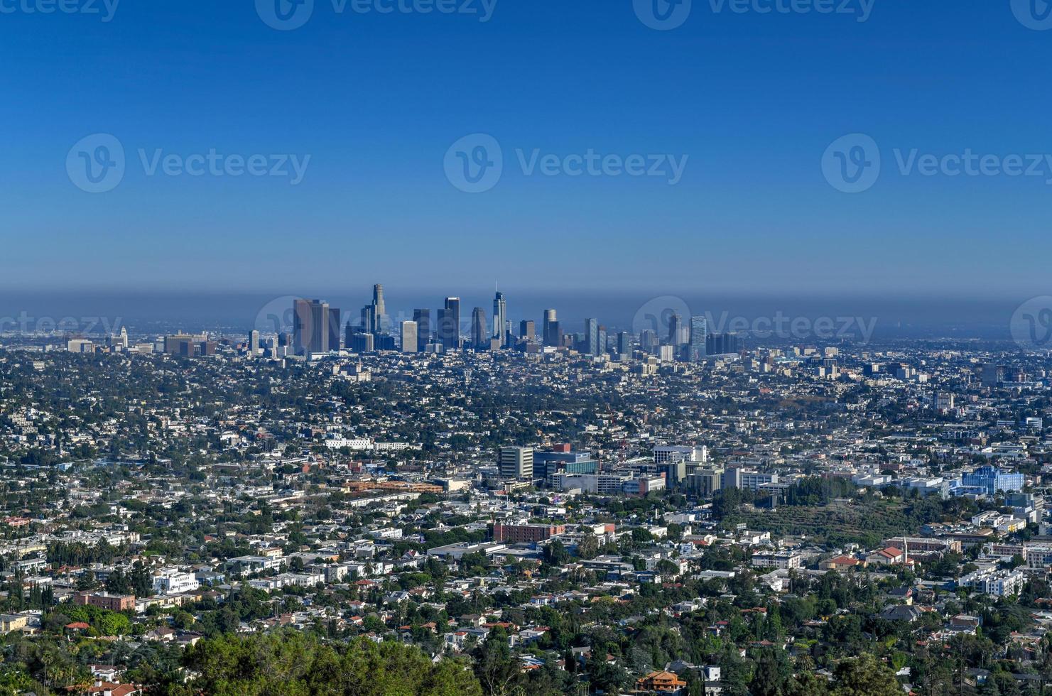 vista panorâmica do horizonte do centro de los angeles, califórnia, eua. foto