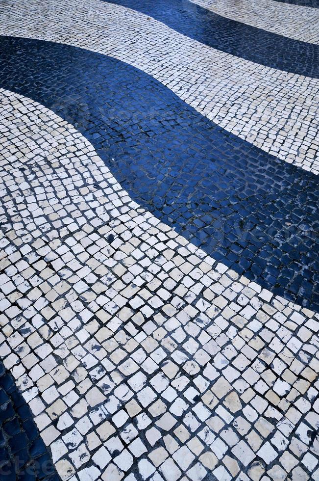 telhas de onda na praça do senado - macau, china foto