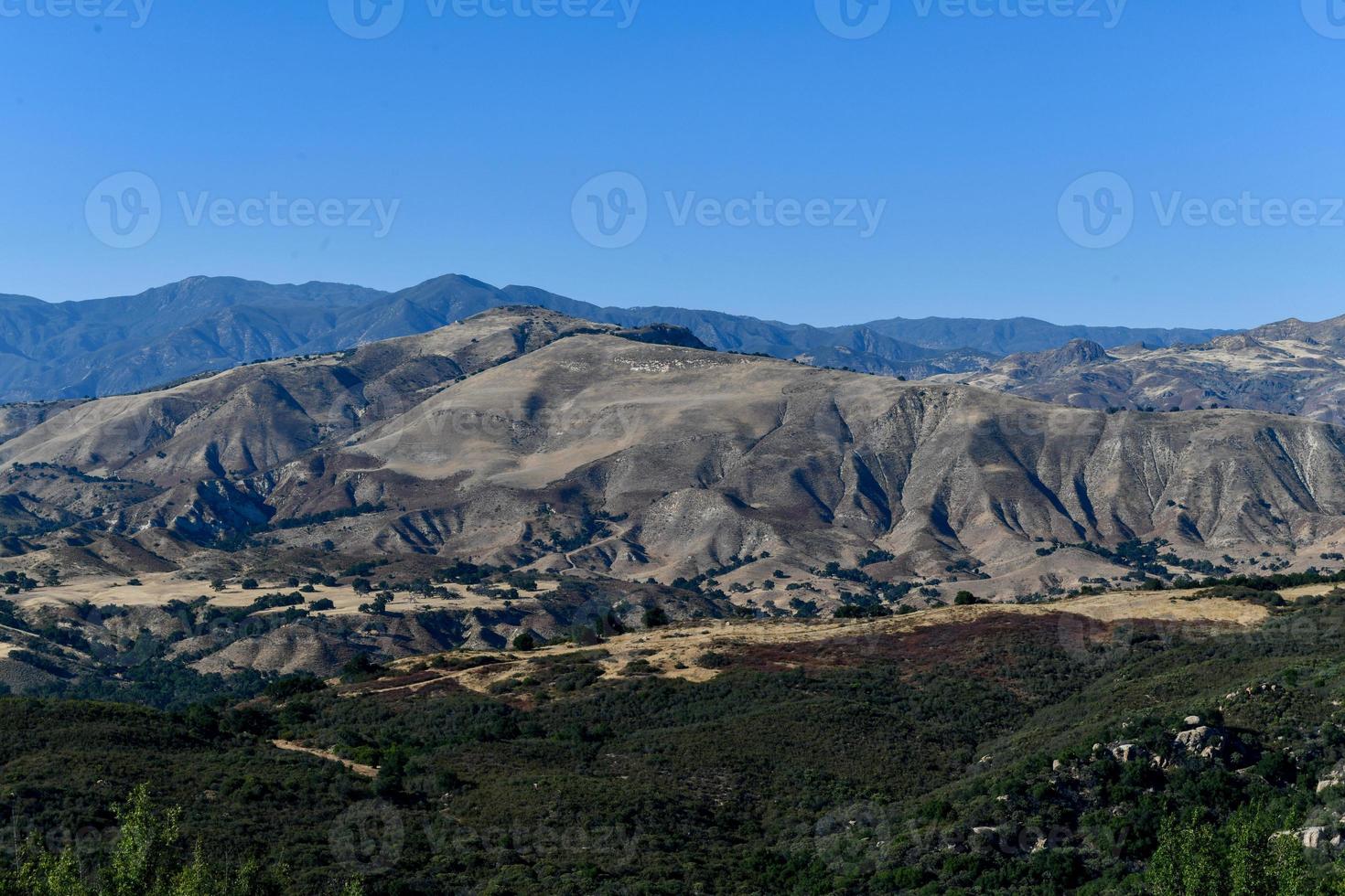 ponto de vista sobre o vale de santa ynez em santa barbara, califórnia, eua foto