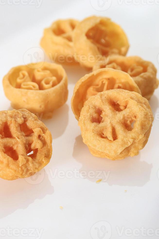 kue kembang goyang ou kuih loyang. foto