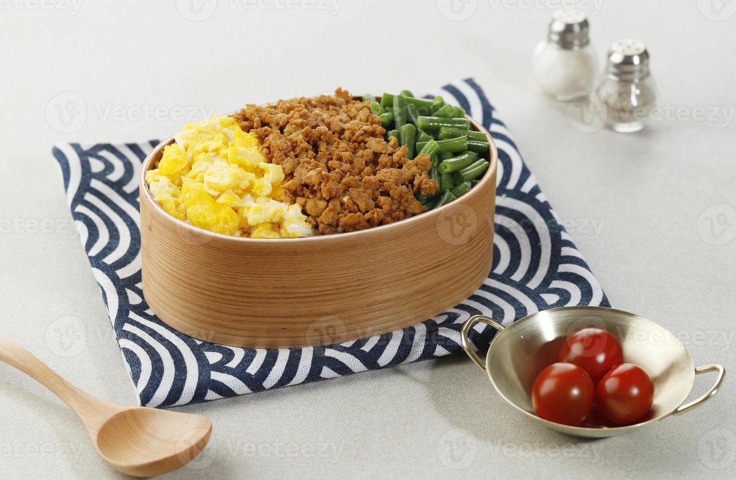 lancheira sanshoku lancheira de arroz japonês de três cores foto