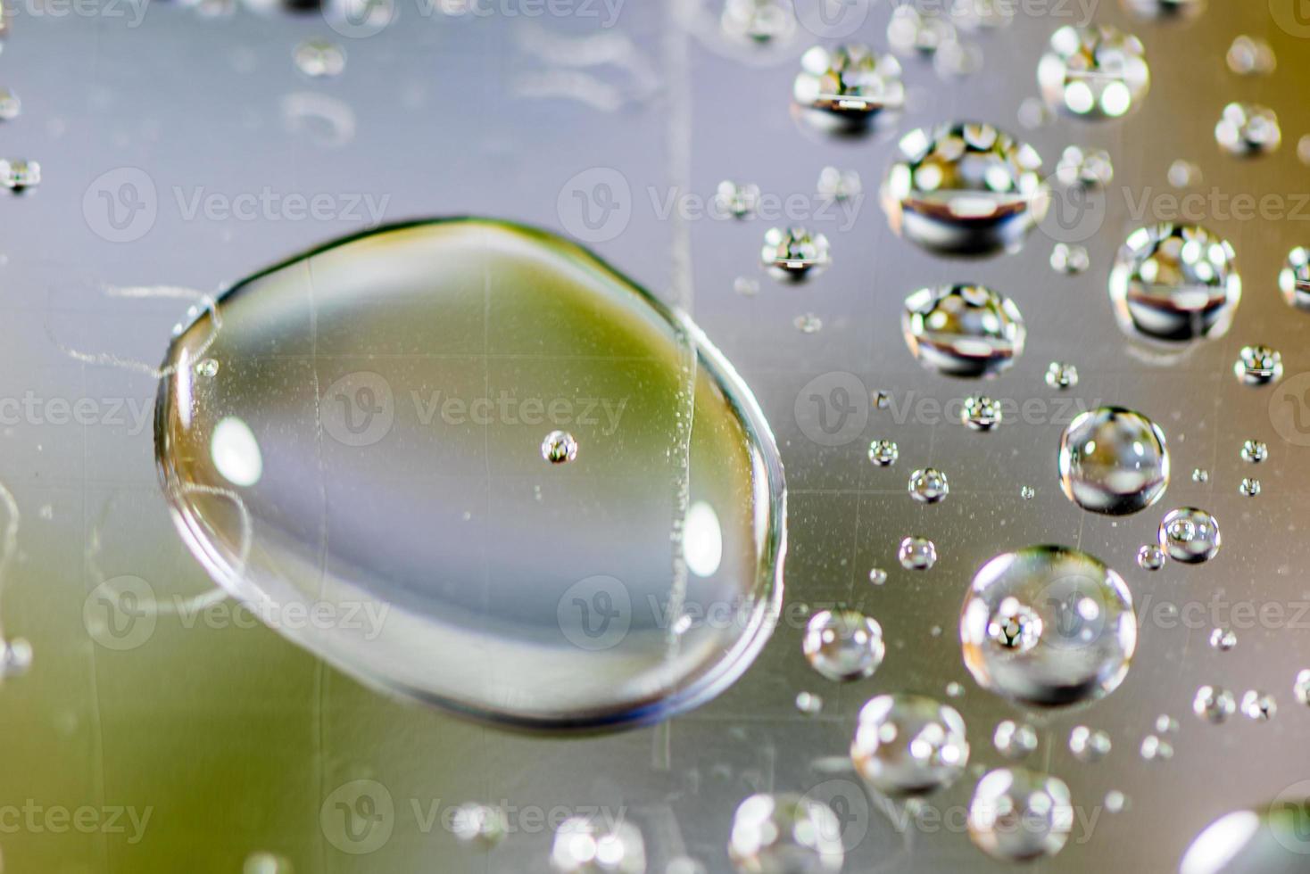 gotas de água na textura de fundo branco. foto