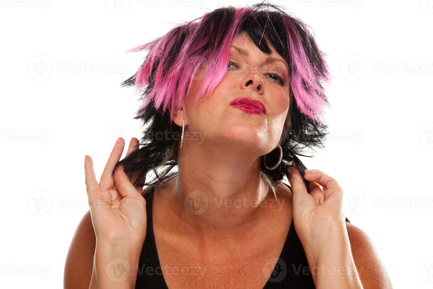 retrato de menina de cabelo rosa e preto foto