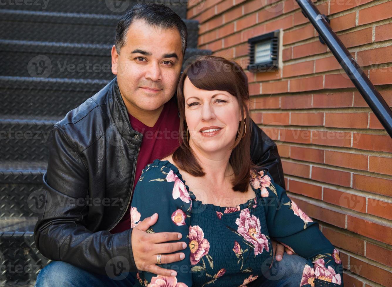 retrato de mulher caucasiana de raça mista e homem hispânico foto