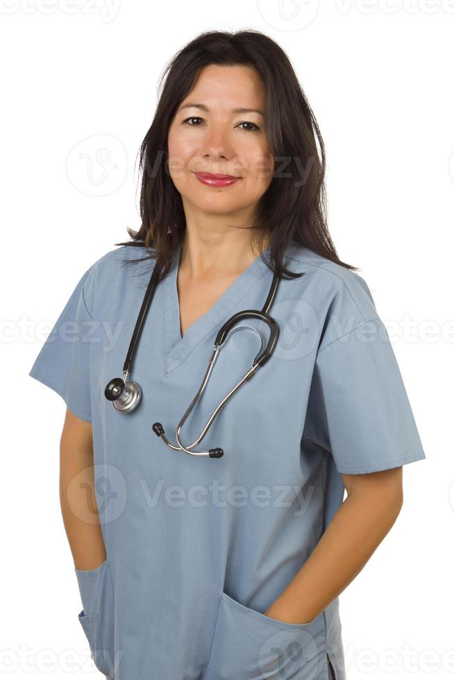 atraente médico ou enfermeira hispânica foto