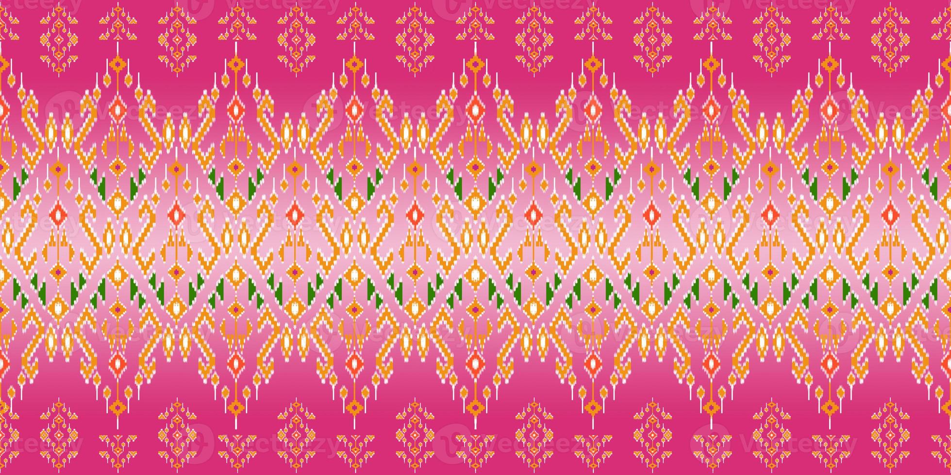 lindo bordado de malha tailandês colorido. padrão oriental étnico geométrico tradicional em fundo preto, cultura de padrão tailandês com traçado de recorte, estilo rosa foto