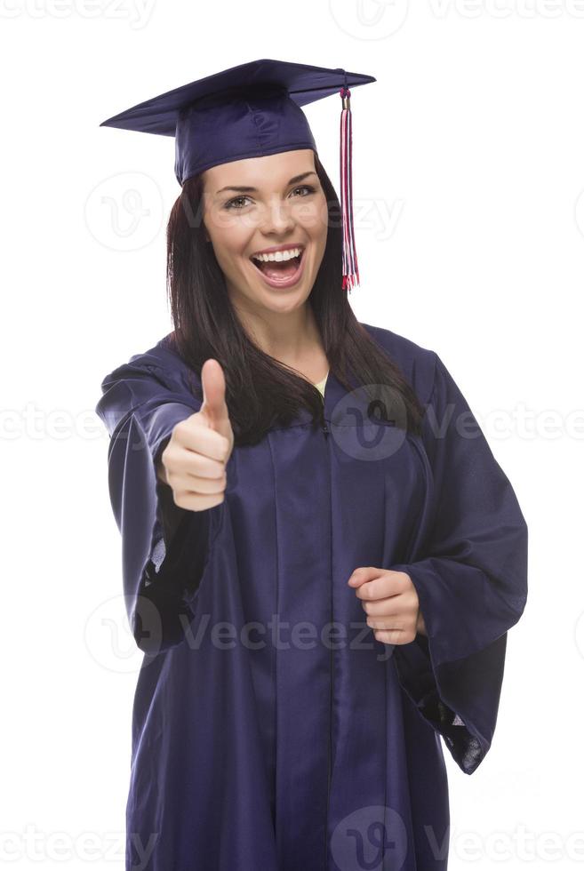 graduado de raça mista em boné e vestido com polegares para cima foto