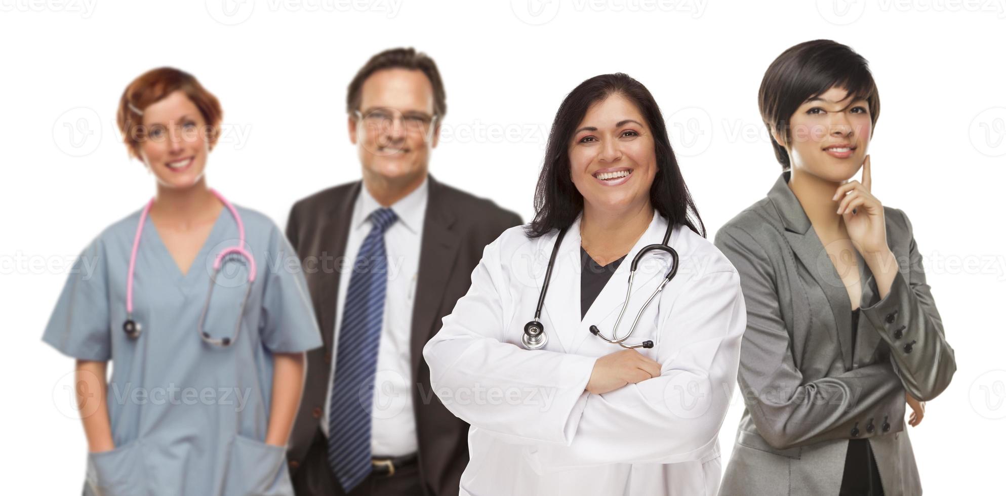 grupo de médicos e empresários em branco foto