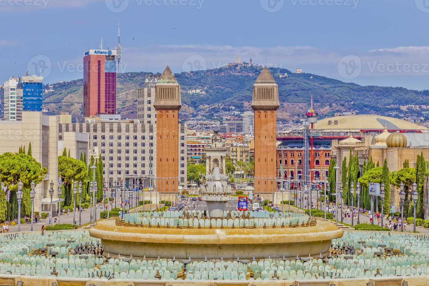 vista para a área de mnac em barcelona foto