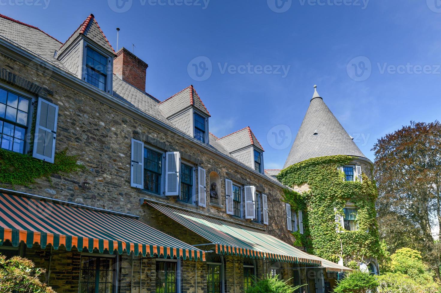 grey towers, a antiga casa de gifford pinchot, o primeiro chefe do serviço florestal dos eua e duas vezes governador da pensilvânia, é um local histórico nacional em milford, pensilvânia, eua. foto