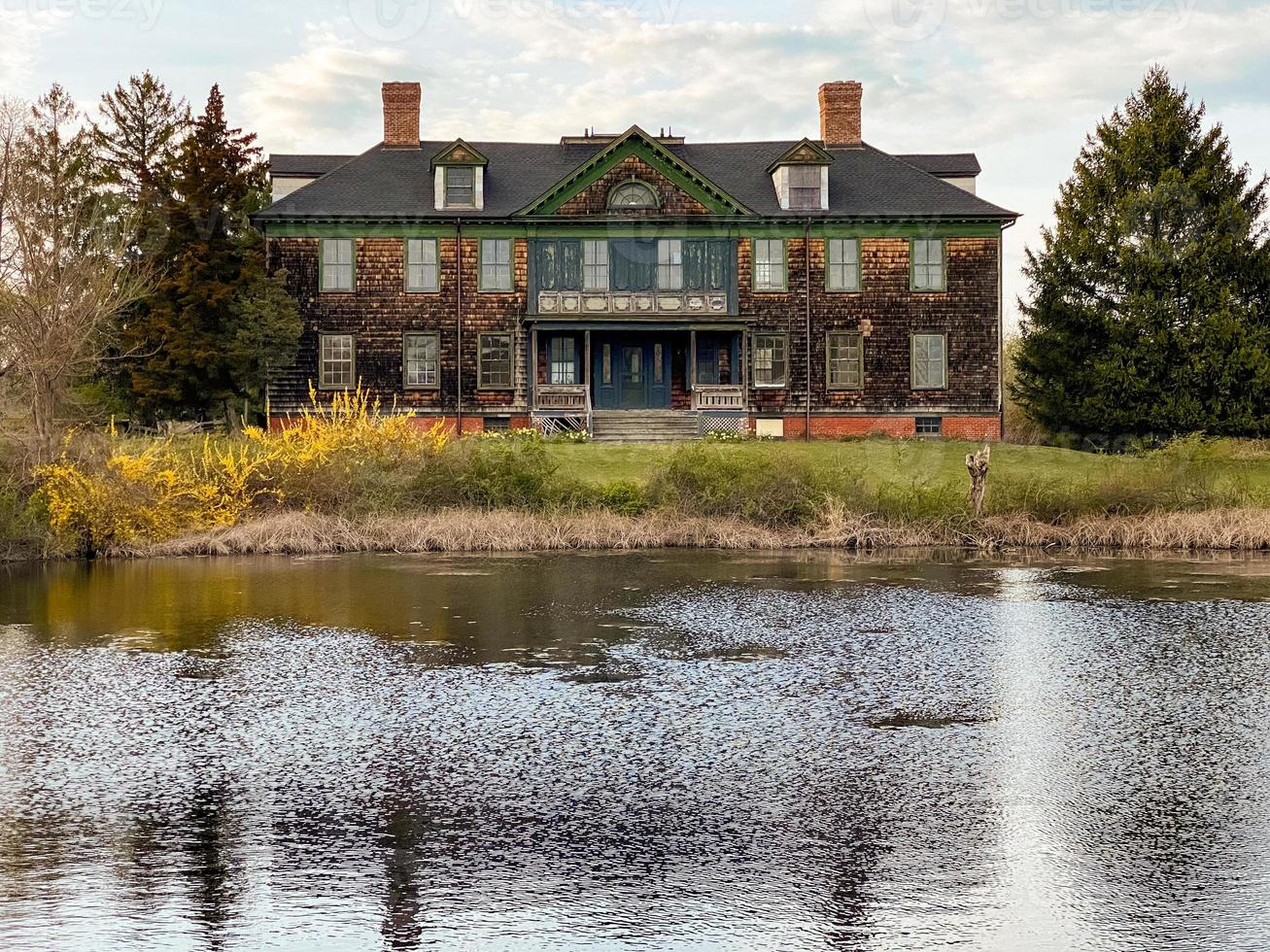 o antigo clube esportivo de Southside dentro do connetquot river state park em oakdale, long island, nova york. foto