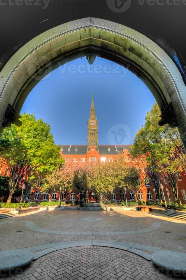 prédio da universidade de georgetown em washington dc - estados unidos foto