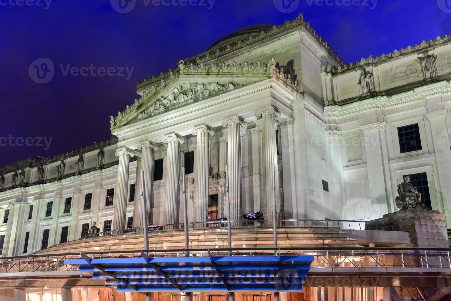 brooklyn, nova york - 10 de janeiro de 2016 - museu de brooklyn na cidade de nova york. fundado em 1895, este edifício beaux-arts é o museu de arte que abriga a segunda maior coleção de arte da cidade. foto