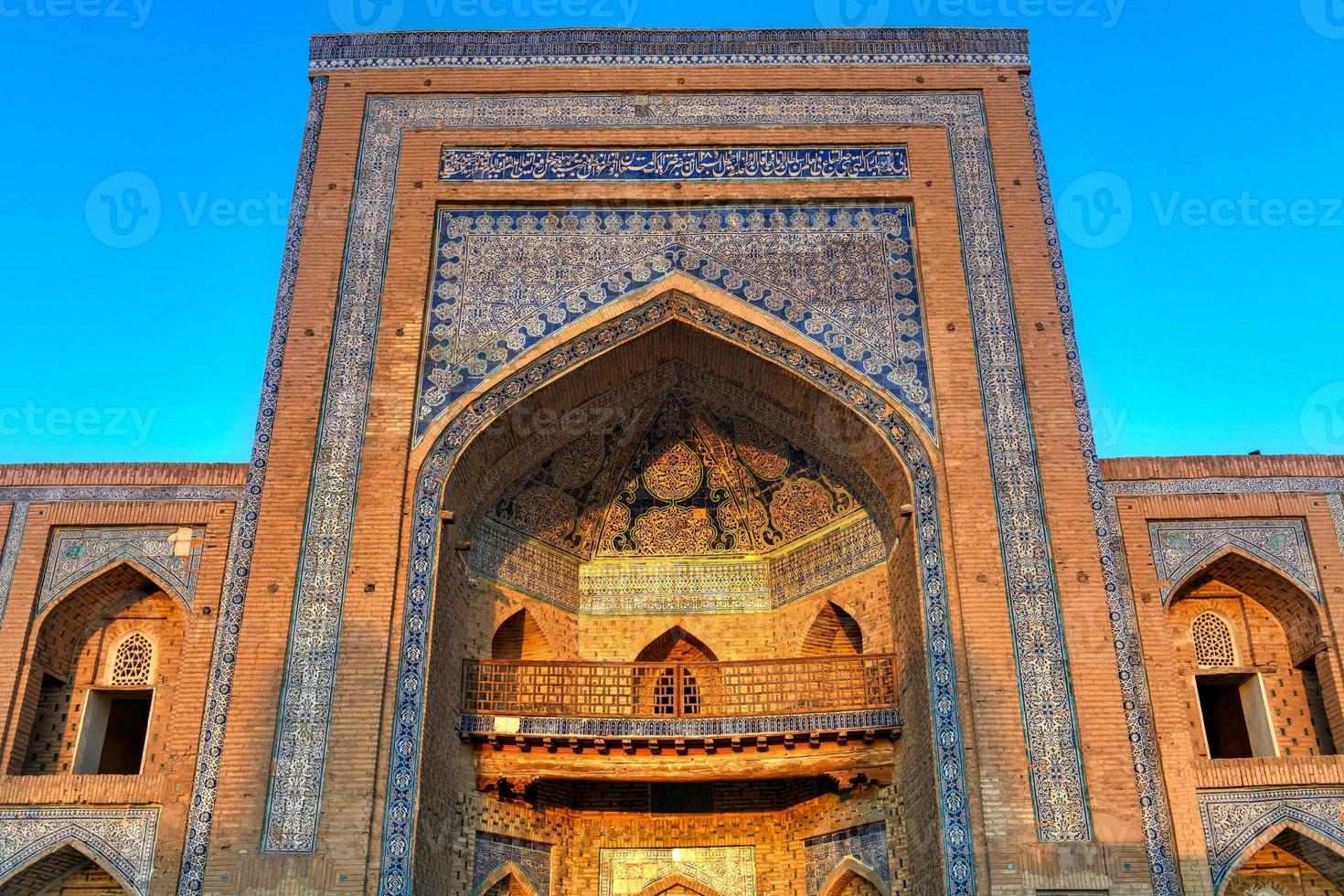 mohammed rakhim khan madrassah em khiva, uzbequistão. foto