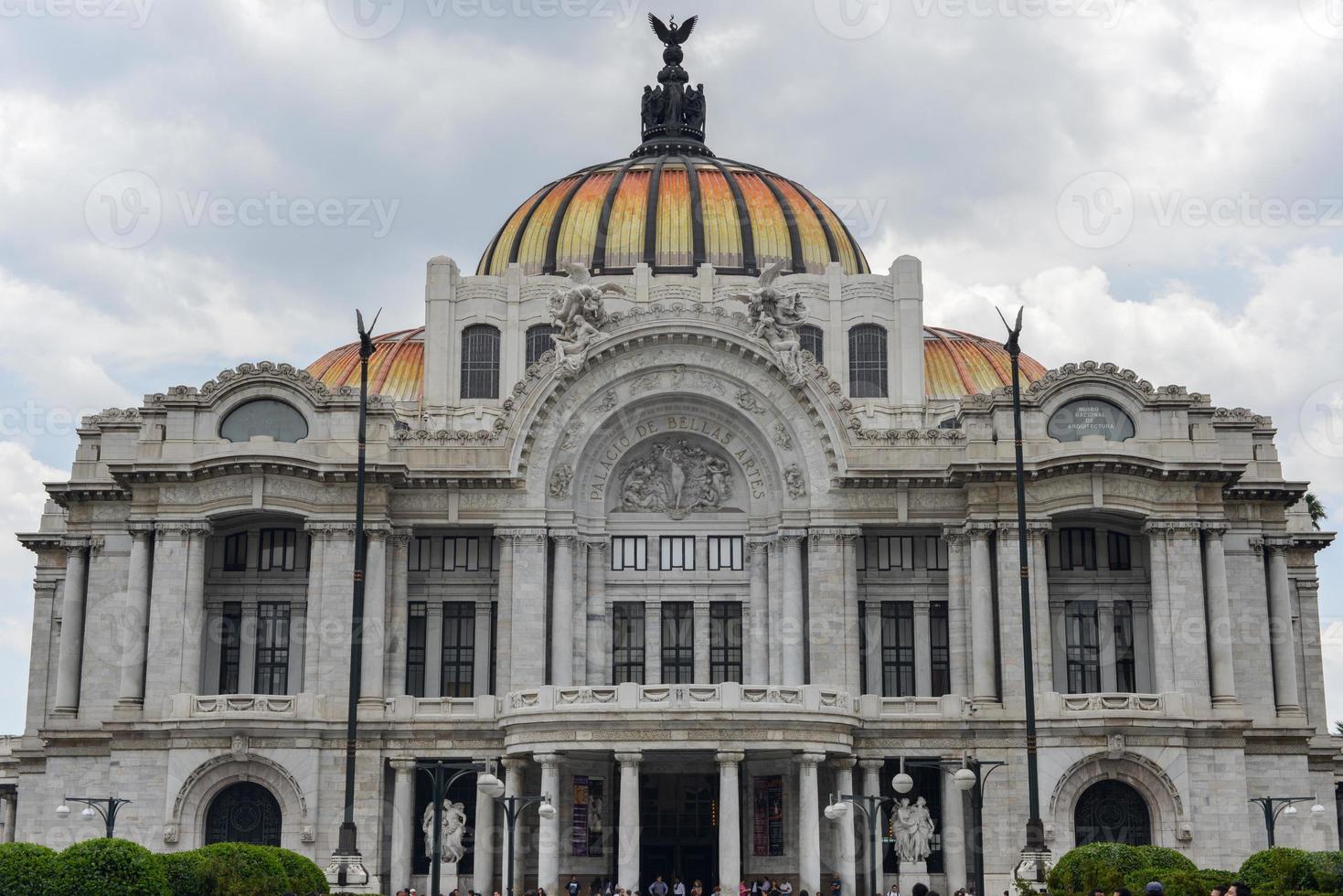 o palácio de belas artes palacio de bellas artes na cidade do méxico, méxico foto