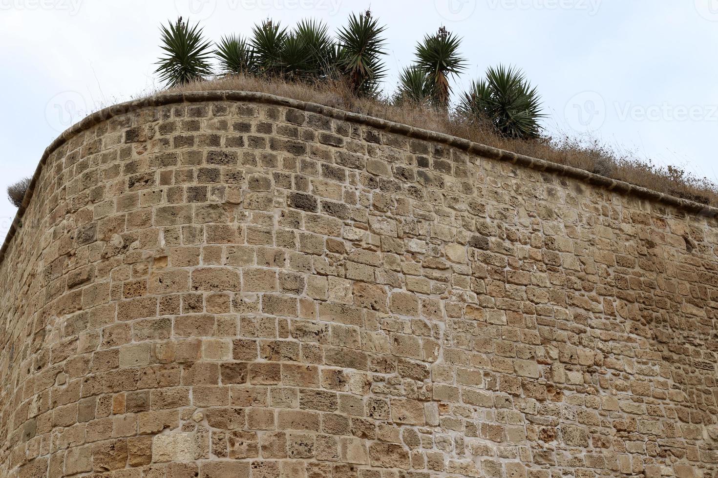 parede de uma antiga fortaleza no norte de israel. foto