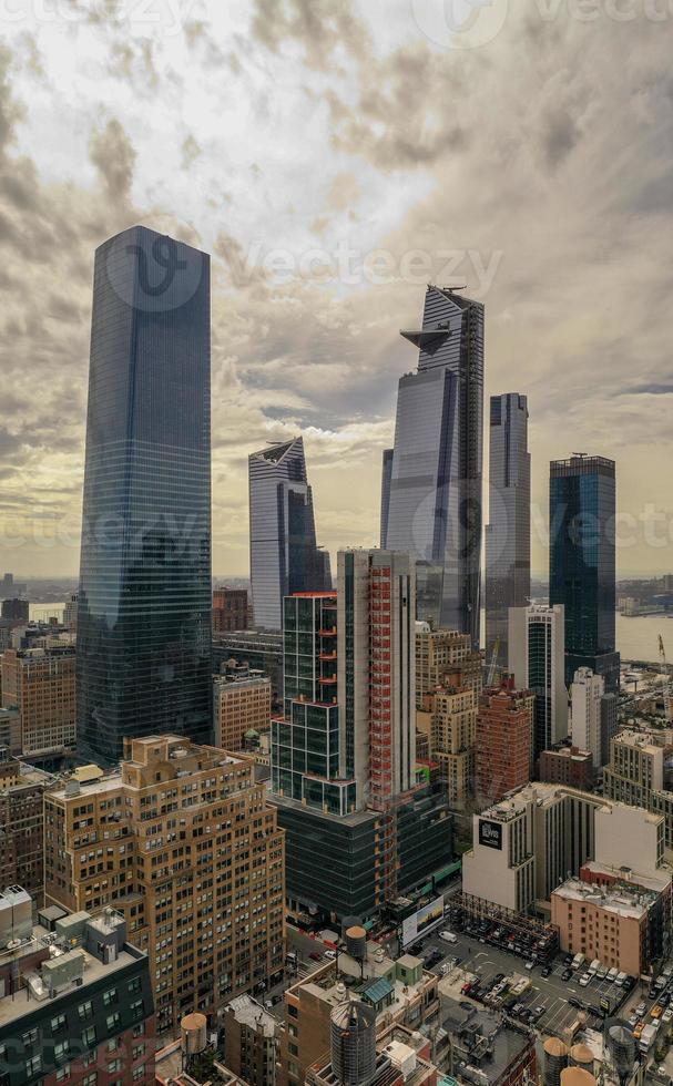 vista panorâmica do centro de manhattan em nova york durante o dia. foto