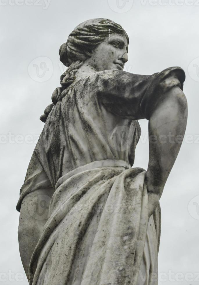 estátua greco-romana do palácio arkhangelskoye foto