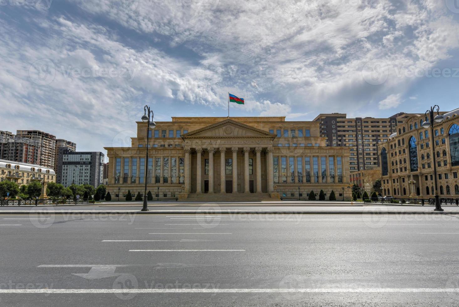 o supremo tribunal da república do azerbaijão em baku, azerbaijão. foto